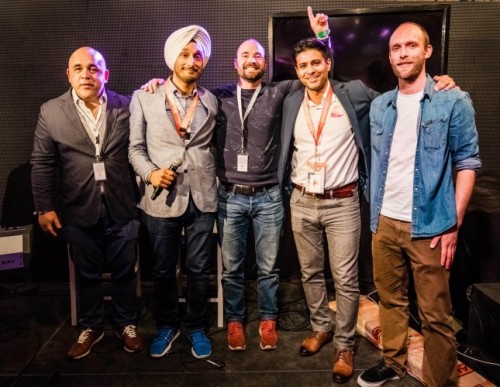Winnaar Maarten Bloemers van GUTS Tickets (midden) met oa juryvoorzitter Kuldip Singh (2e van links)_Ben Houdijk Photography