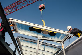Plaatsting VELUX modulaire lichtstraat op kantoorgebouw 280px.jpg