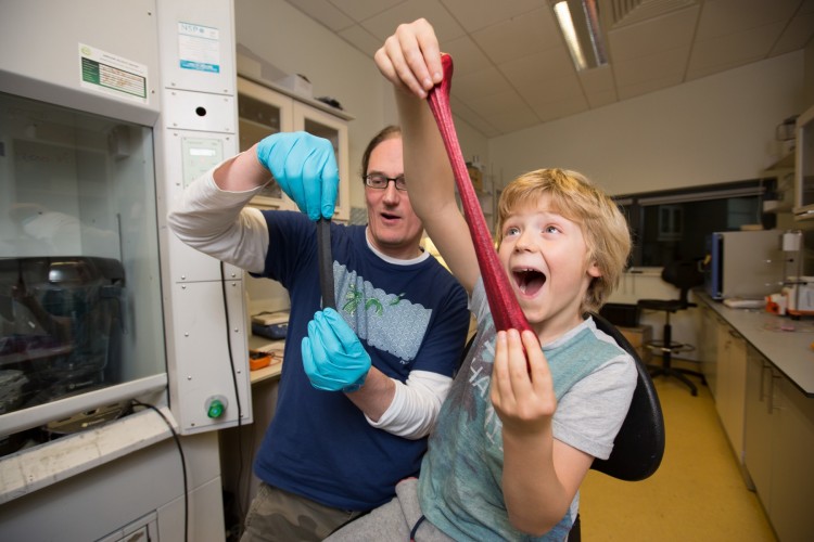 Prof+Coleman+demonstrates+G-Putty