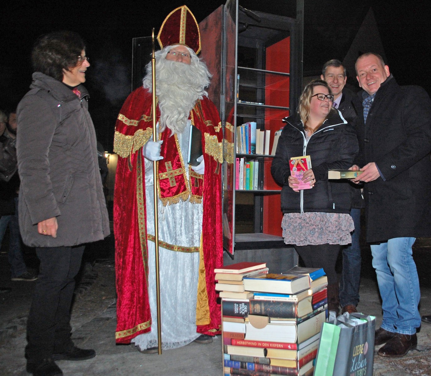 Bücherschrank lädt in Polch zum Lesen und Tauschen ein Bücherschrank lädt in Polch zum Lesen und Tauschen ein