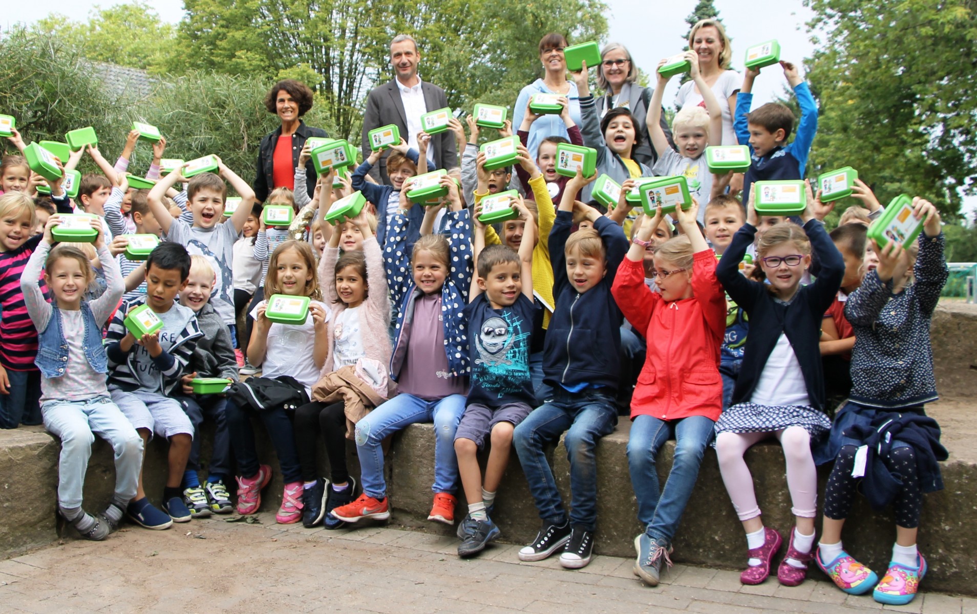 Erstklässler in Neuss erhalten zur Einschulung Überraschung von innogy Erstklässler in Neuss erhalten zur Einschulung Überraschung von innogy