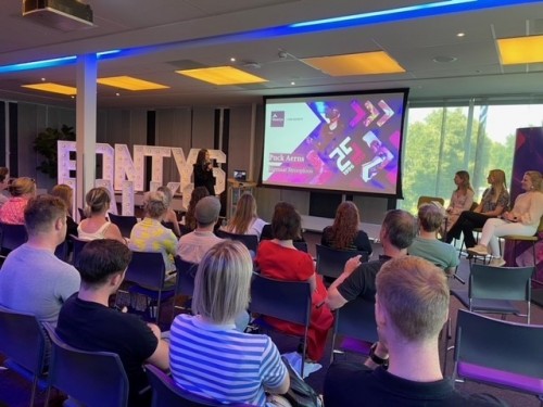 Fontys Talks Communicatie - Fontys Talks Communicatie