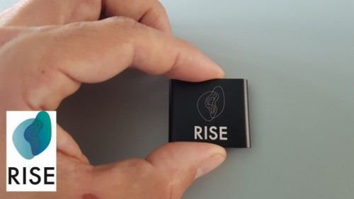 RISE device 2_met logo - RISE device 2_met logo