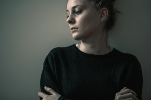 vrouw alleen eenzaamheid - vrouw alleen eenzaamheid