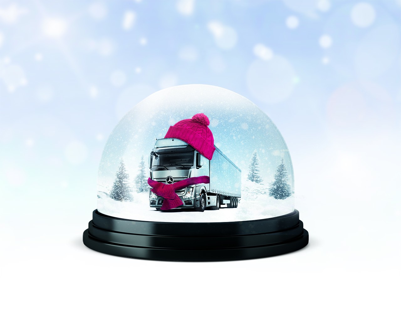 Wat Mercedes-Benz betreft is het echter ook een tijd van gezelligheid en een seizoen dat prachtige foto’s oplevert. Daarom organiseert het merk voor de tweede keer op rij de WinterPrentenParade; een fotocompetitie op de Mercedes-Benz chauffeurssite. Chauffeurs kunnen op de site http://www.mbdrivers.nl/fotos.aspx Wat Mercedes-Benz betreft is het echter ook een tijd van gezelligheid en een seizoen dat prachtige foto’s oplevert. Daarom organiseert het merk voor de tweede keer op rij de WinterPrentenParade; een fotocompetitie op de Mercedes-Benz chauffeurssite. Chauffeurs kunnen op de site http://www.mbdrivers.nl/fotos.aspx