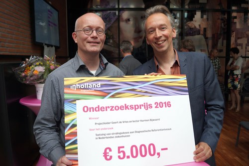 Geert de Vries en Harmen Bijwaard, winnaars van de Onderzoeksprijs. - Geert de Vries en Harmen Bijwaard, winnaars van de Onderzoeksprijs.