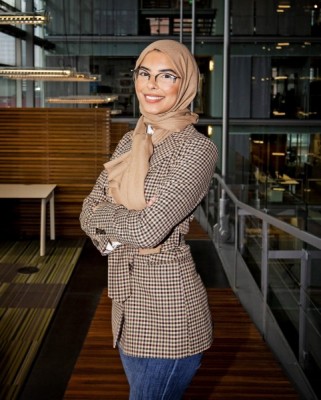 Student Amal Zerty van de opleiding Sociaal Juridische Dienstverlening - Die ene student en docent Student Amal Zerty van de opleiding Sociaal Juridische Dienstverlening