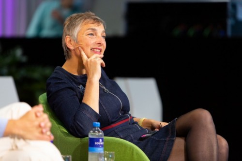 Mieke van den Berg, collegelid en juryvoorzitter 24 uurs Onderwijsbattle - Jaaropening Hogeschool Inholland 2021-2022 en finale 24 uurs Onderwijsbattle Connect to Create Mieke van den Berg, collegelid en juryvoorzitter 24 uurs Onderwijsbattle