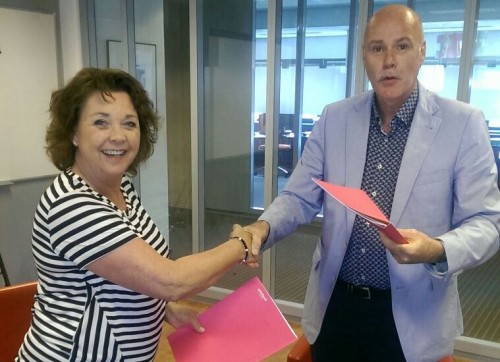Monique Fluitsma, bestuurder PIT kinderopvang & onderwijs en Albert van der Ree, opleidingsmanager Pabo Dordrecht - Monique Fluitsma, bestuurder PIT kinderopvang & onderwijs en Albert van der Ree, opleidingsmanager Pabo Dordrecht