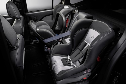 2022-03-22_Image_22C0092-038 - Die neue Mercedes-Benz T-Klasse – Interieur, rubellitrot metallic, Mercedes-Benz T-Klasse T 180 // The new Mercedes-Benz T-Class – Interior, rubellite red metallic, Mercedes-Benz T 180 2022-03-22_Image_22C0092-038