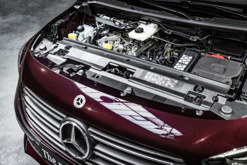 2022-04-03_Image_22C0092-055 - Die neue Mercedes-Benz T-Klasse – Exterieur, rubellitrot metallic, Mercedes-Benz T-Klasse T 180 // The new Mercedes-Benz T-Class – Exterior, rubellite red metallic, Mercedes-Benz T 180 2022-04-03_Image_22C0092-055
