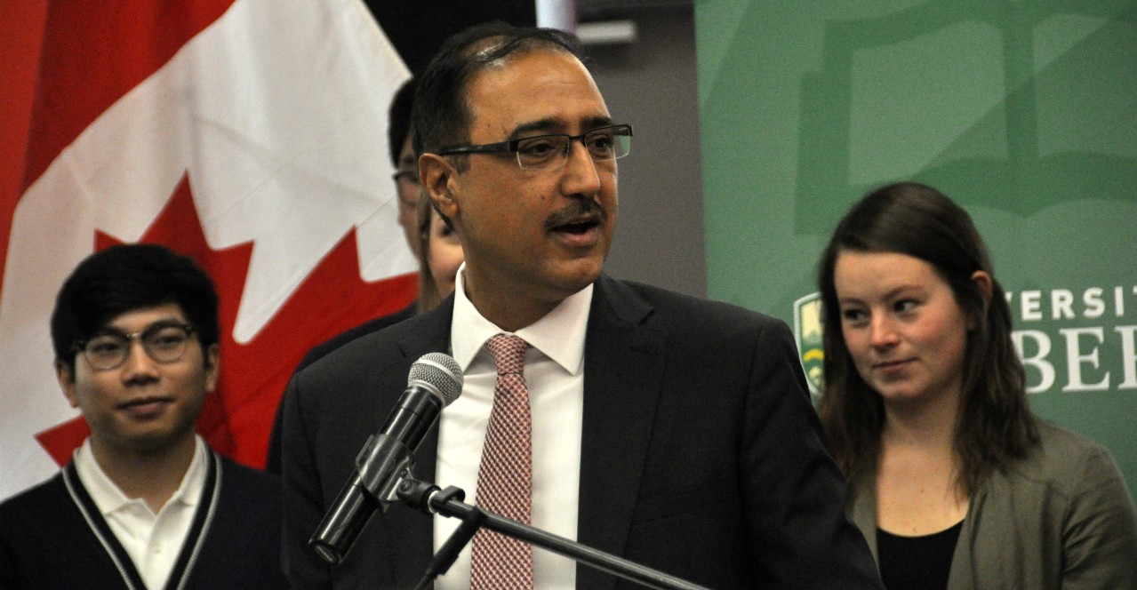 Amarjeet Sohi, federal minister of natural resources, announces $39 million in discovery grants from the Natural Sciences and Engineering Research Council to support fundamental research at the U of A. The announcement came at an event this morning marking the completion of 10 U of A research infrastructure projects announced in 2016. (Photo: Jordan Cook) Amarjeet Sohi, federal minister of natural resources, announces $39 million in discovery grants from the Natural Sciences and Engineering Research Council to support fundamental research at the U of A. The announcement came at an event this morning marking the completion of 10 U of A research infrastructure projects announced in 2016. (Photo: Jordan Cook)