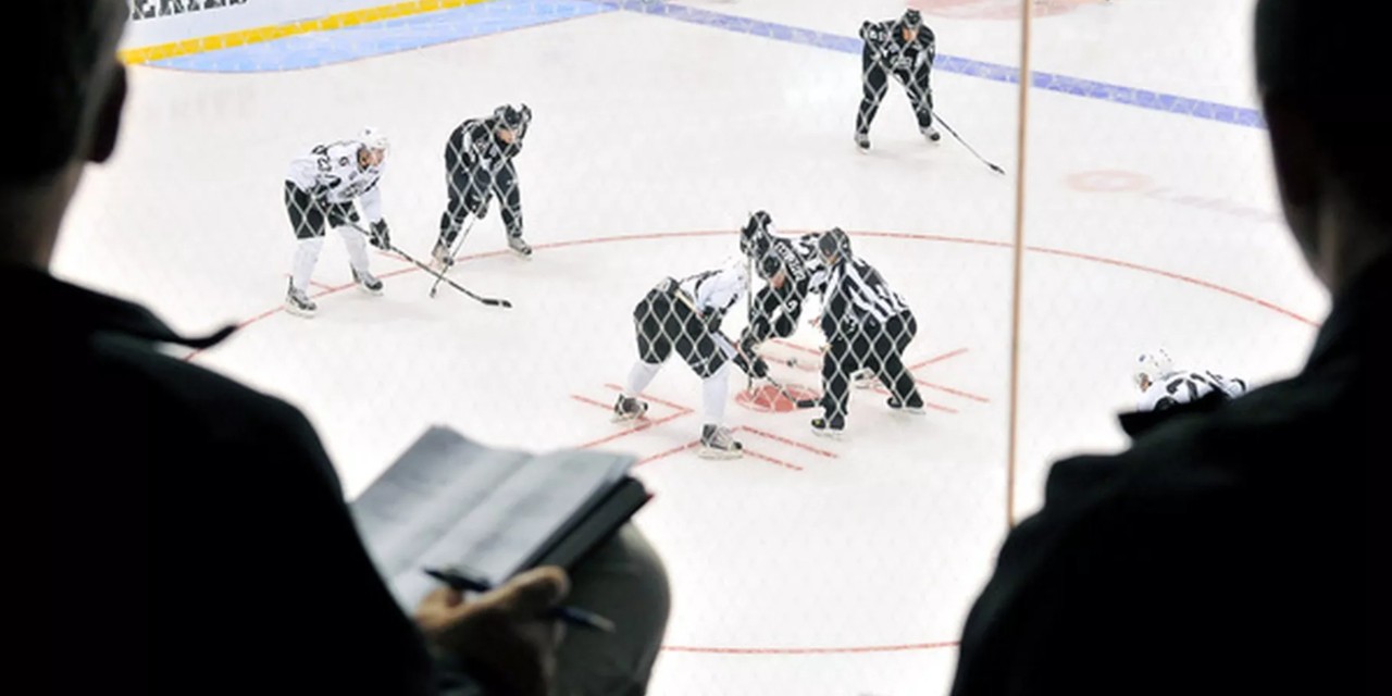 Leadership and willingness to put team goals ahead of personal ones can make a youth hockey player stand out in the eyes of scouts, while selfishness, negative body language and even bad behaviour by parents can be deal-breakers, according to a master's study by a longtime WHL scout. (Photo: Getty Images) Leadership and willingness to put team goals ahead of personal ones can make a youth hockey player stand out in the eyes of scouts, while selfishness, negative body language and even bad behaviour by parents can be deal-breakers, according to a master's study by a longtime WHL scout. (Photo: Getty Images)