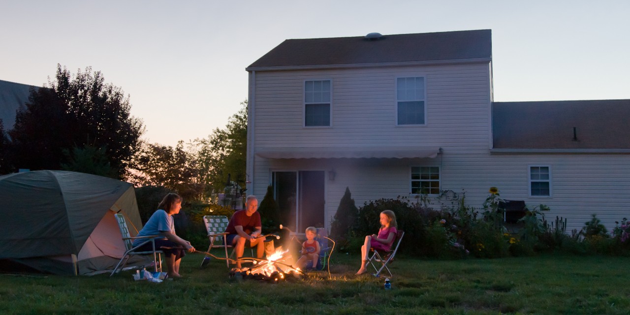 Simple experiences like backyard campfires or trips to local parks can help families enjoy some much-needed downtime without feeling like they're missing out on summer vacation, say U of A experts. (Photo: Getty Images) Simple experiences like backyard campfires or trips to local parks can help families enjoy some much-needed downtime without feeling like they're missing out on summer vacation, say U of A experts. (Photo: Getty Images)