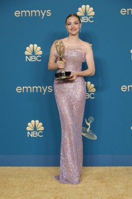Amanda Seyfried, wearing Jeager-LeCoultre 101 timepiece winner of the Outstanding Lead Actress - 74th Primetime Emmys@getty Amanda Seyfried, wearing Jeager-LeCoultre 101 timepiece winner of the Outstanding Lead Actress - 74th Primetime Emmys@getty