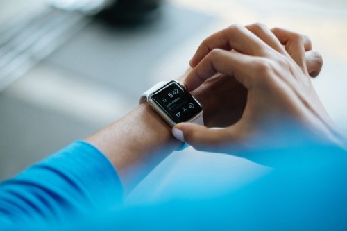 smartwatch-gd19b580bb_1920 smartwatch-gd19b580bb_1920