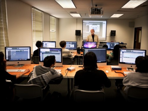 Students learn Avid Creative Tools - Media Arts Students Students learn Avid Creative Tools
