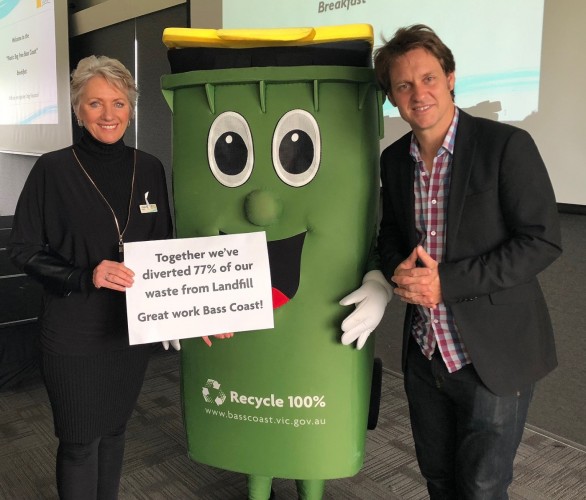 Bass+Coast+Mayor%2C+Cr+Pamela+Rothfield%2C+with+Olive+the+Organics+bin+and+Craig+Reucassel+from+ABC%26%23039%3Bs+War+on+Waste