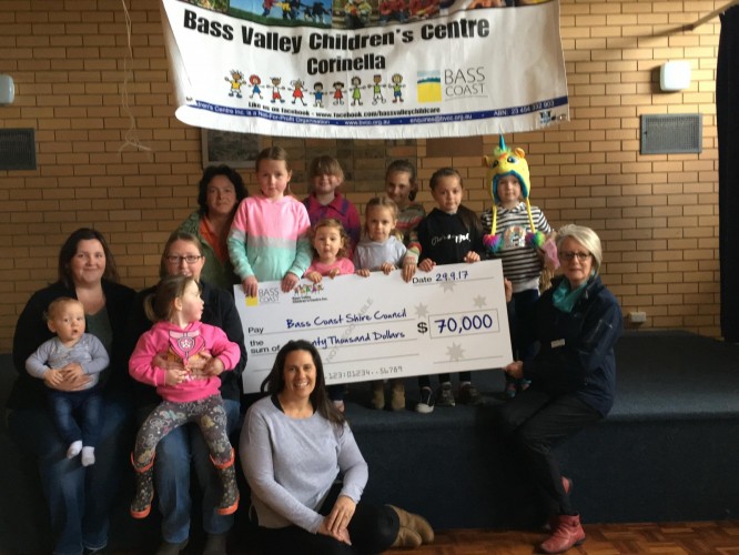 Handover+of+a+%2470%2C000+cheque+from+Bass+Valley+Children%26rsquo%3Bs+Centre+to+Council+will+contribute+towards+the+new+facility.