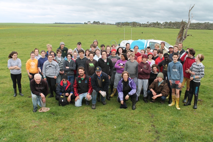 Around+80+Wonthaggi+Secondary+College+Year+8+students+worked+with+Bass+Coast+Landcare+Network+to+plant+10%2C000+native+trees+and+shrubs+recently.