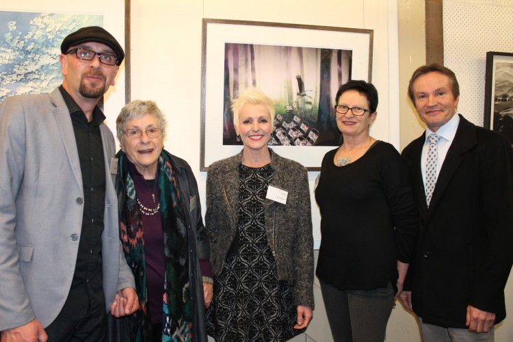 Judging+panel%2C+Director+of+Gippsland+Art+Gallery%2C+Anton+Vardy%3B+renowned+Australian+botanical+artist%2C+Celia+Elizabeth+Rosser%3B+and+contemporary+action+painter%2C+Kerrie+Warren%3B+Your+Art+Collection+winner%2C+Kerry+Spokes%3B+and+Bass+Coast+Shire+Council+Mayor%2C+Neil+Rankine%2C+with+the+winning+digital+artwork%2C+Unnatural+Selection+%232.