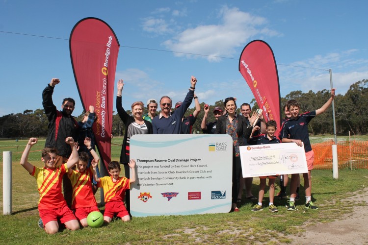 Representatives+from+Bass+Coast+Shire+Council%2C+Bendigo+Community+Bank+Inverloch%2C+Inverloch+Stars+Soccer+Club+and+Inverloch+Cricket+Club+celebrate+the+improvements+to+Thompson+Reserve+in+Inverloch.