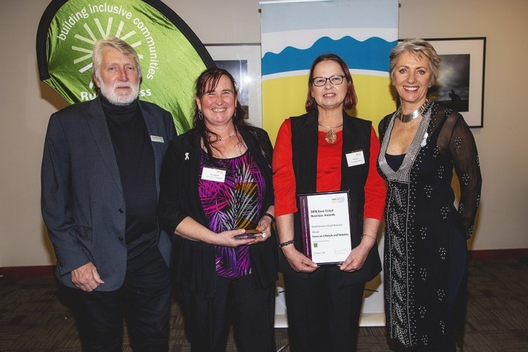 LR+Focus+on+Lifestyle+and+Mobilty+award+winners+Cheryl+Ritchie+and+Kerri+Ritchie%2C+with+Cr+Geoff+Ellis+and+Bass+Coast+Shire+Mayor%2C+Cr+Pamela+Rothfield.