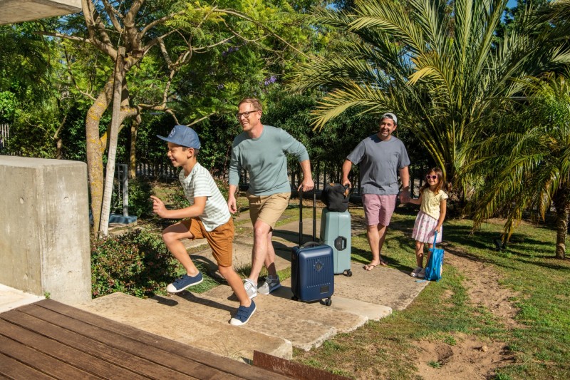 UX_Travel Proud_ Family at Vacation Home