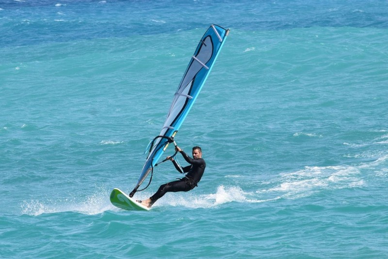 windsurfing