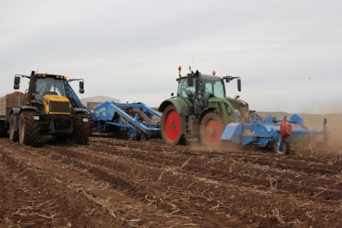 192-Michelin-AgriBib-Row-Crop-tyres-James-D-Reid-&-Partners - Pictured here, Michelin’s AgriBib Row Crop tyres are the perfect fit for James D Reid & Partners Fendt 720 tractor, which offers excellent directional stability and good traction. 192-Michelin-AgriBib-Row-Crop-tyres-James-D-Reid-&-Partners
