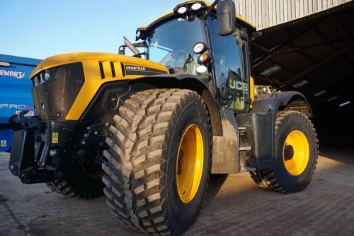 221-Michelin-RoadBib-tyres-R&C-Crichton - R&C Crichton has become the first farmer in Scotland to specify Michelin’s new RoadBib tyres – designed to provide high performance, longevity and traction on machines used intensively on the road. 221-Michelin-RoadBib-tyres-R&C-Crichton