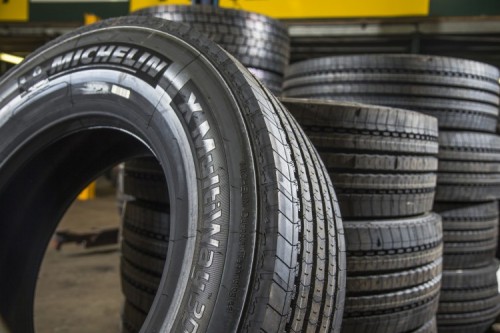300-Michelin-Samworth-Brothers - Samworth Brothers has reaffirmed its commitment to running a predominantly Michelin-shod fleet after pitting its Michelin tyres against another premium brand in a year-long trial. 300-Michelin-Samworth-Brothers