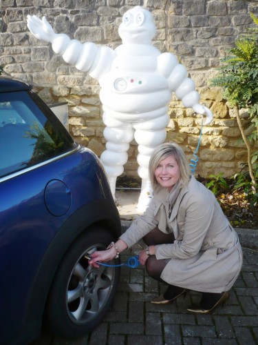 236-michelin-fill-up-with-air-arval.jpg
