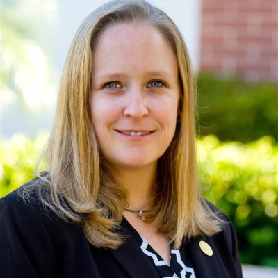 Dr. Kelli  Cano