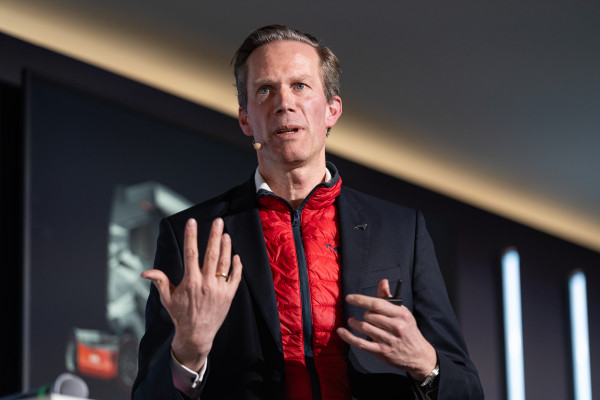 , pr&eacute;cise Frederik Zohm, Executive Board Member for Research and Development