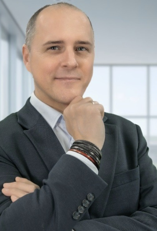 &ndash; m&oacute;wi Bartłomiej Rozpęda, dyrektor fabryki VELUX w Namysłowie. 