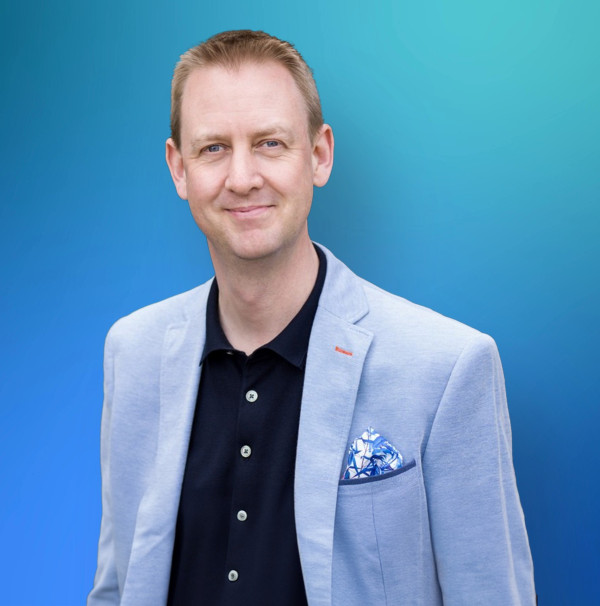 Lars Ramelow, Head of Supply Chain, Grid Communication Infrastructure, E.ON Group Lars Ramelow, Head of Supply Chain, Grid Communication Infrastructure, E.ON Group