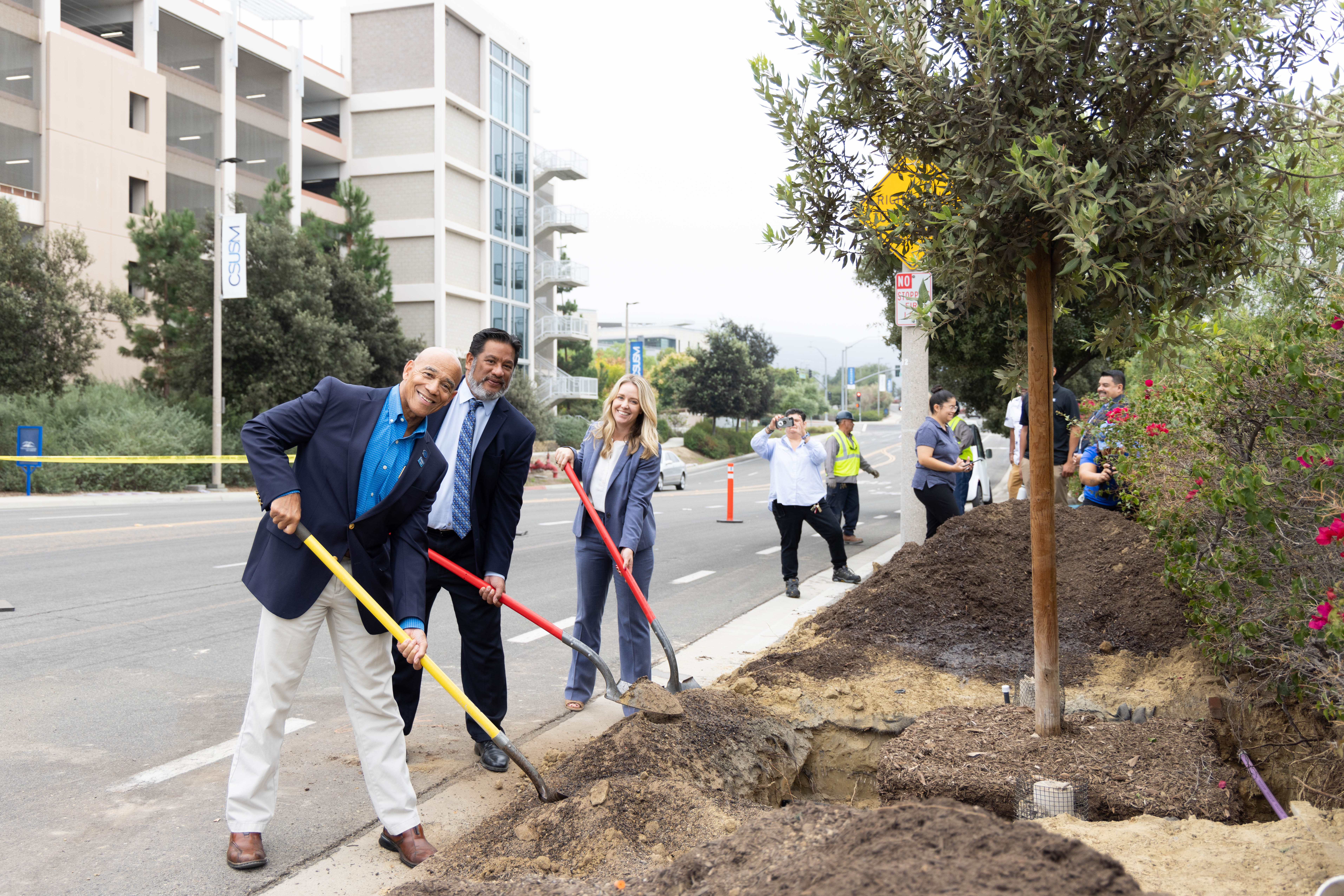 CSUSM Plants Tree, Makes Pledges on Clean Air Day