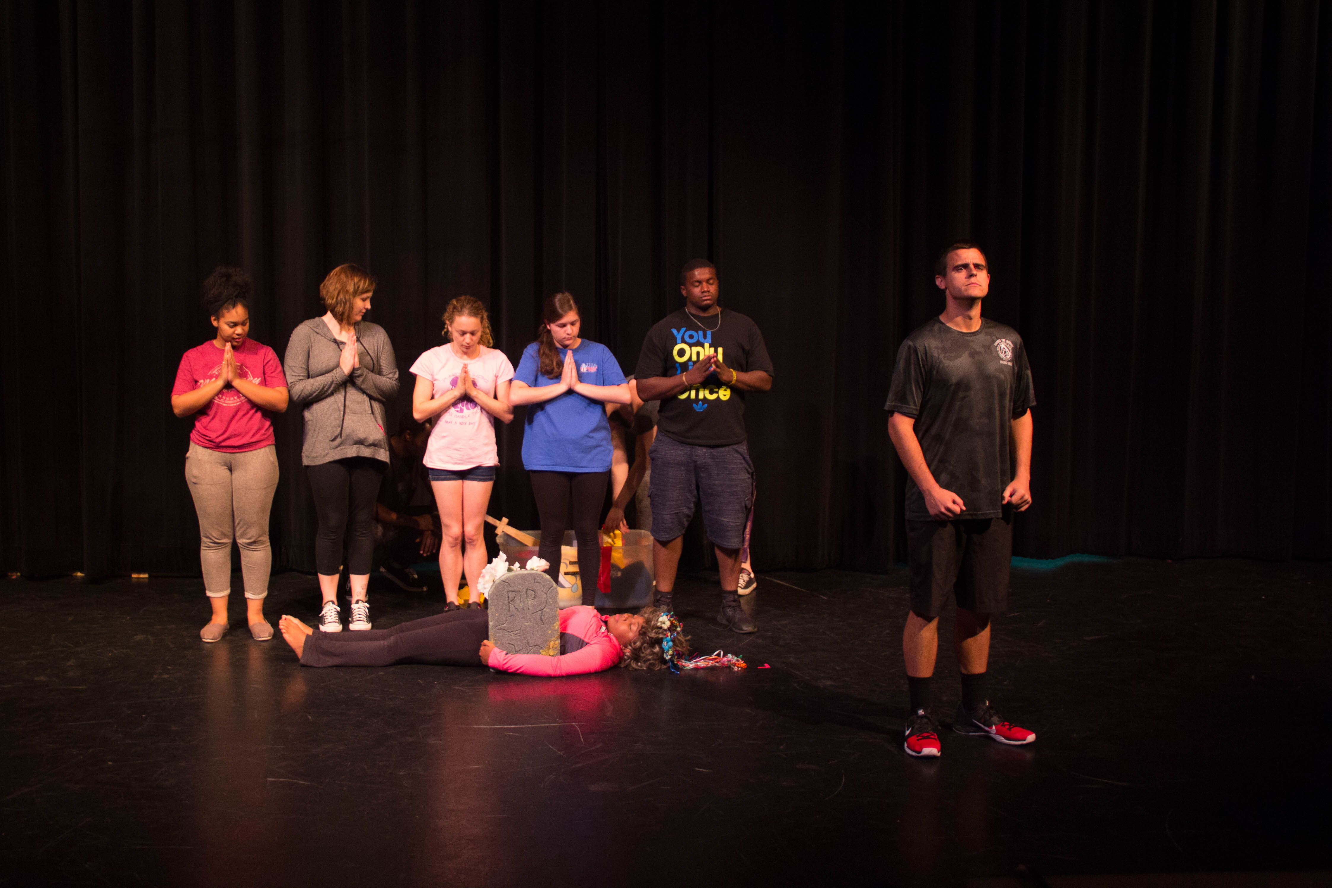 Betrayal Or Bribery? Hamlet'S Deal With The Player - zbqpqxq