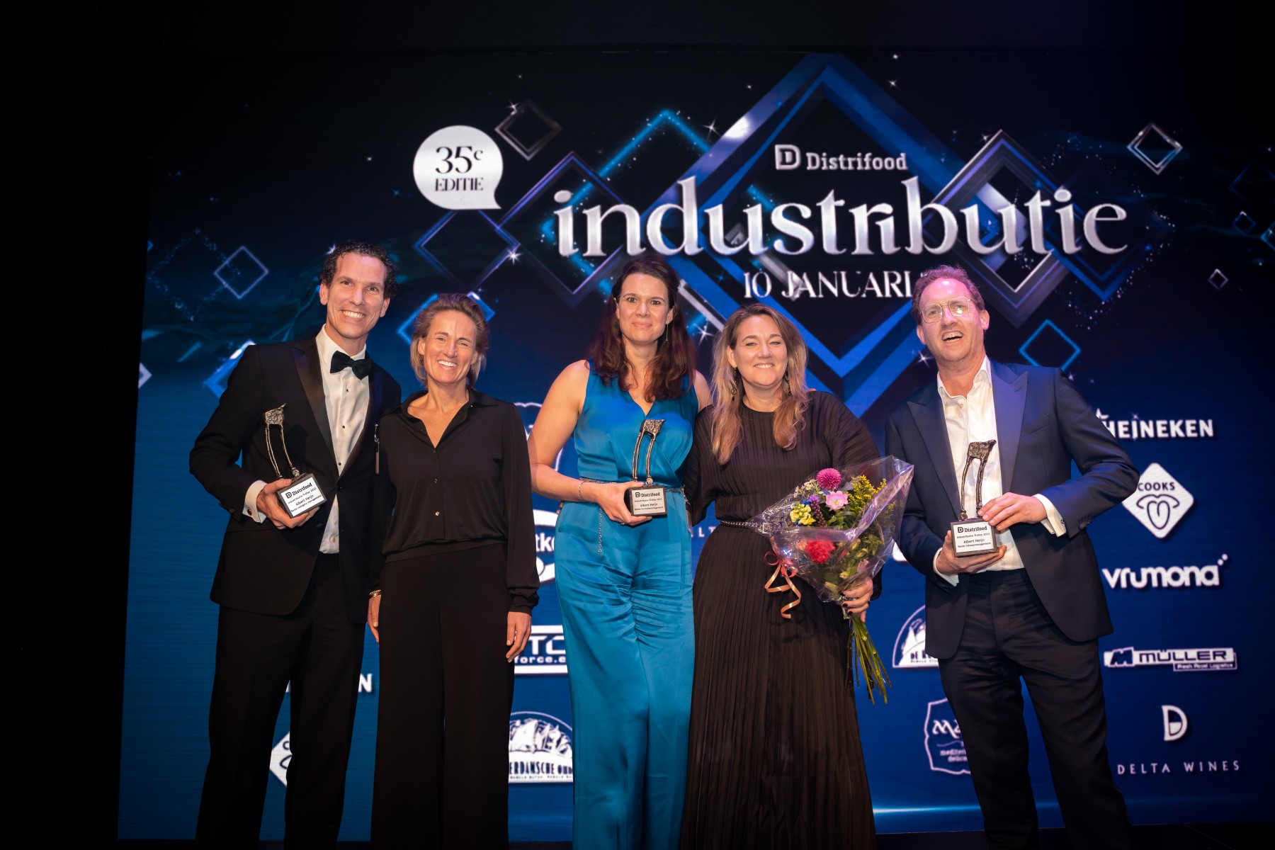 Industributie - winnaar en social026