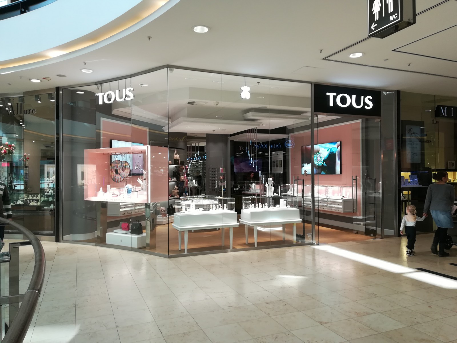 TOUS opened new shops at Arkády Pankrác in Prague and Olympia in Pilsen