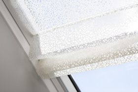 Transparante stof VELUX vouwgordijn 280px.jpg