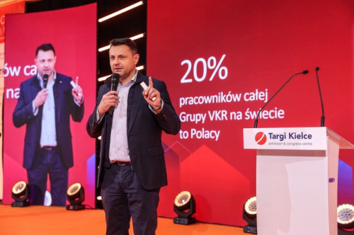 Przemysław Pokorski podczas prezentacji