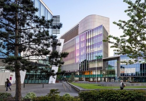 First experts move into new world-class cancer research facility