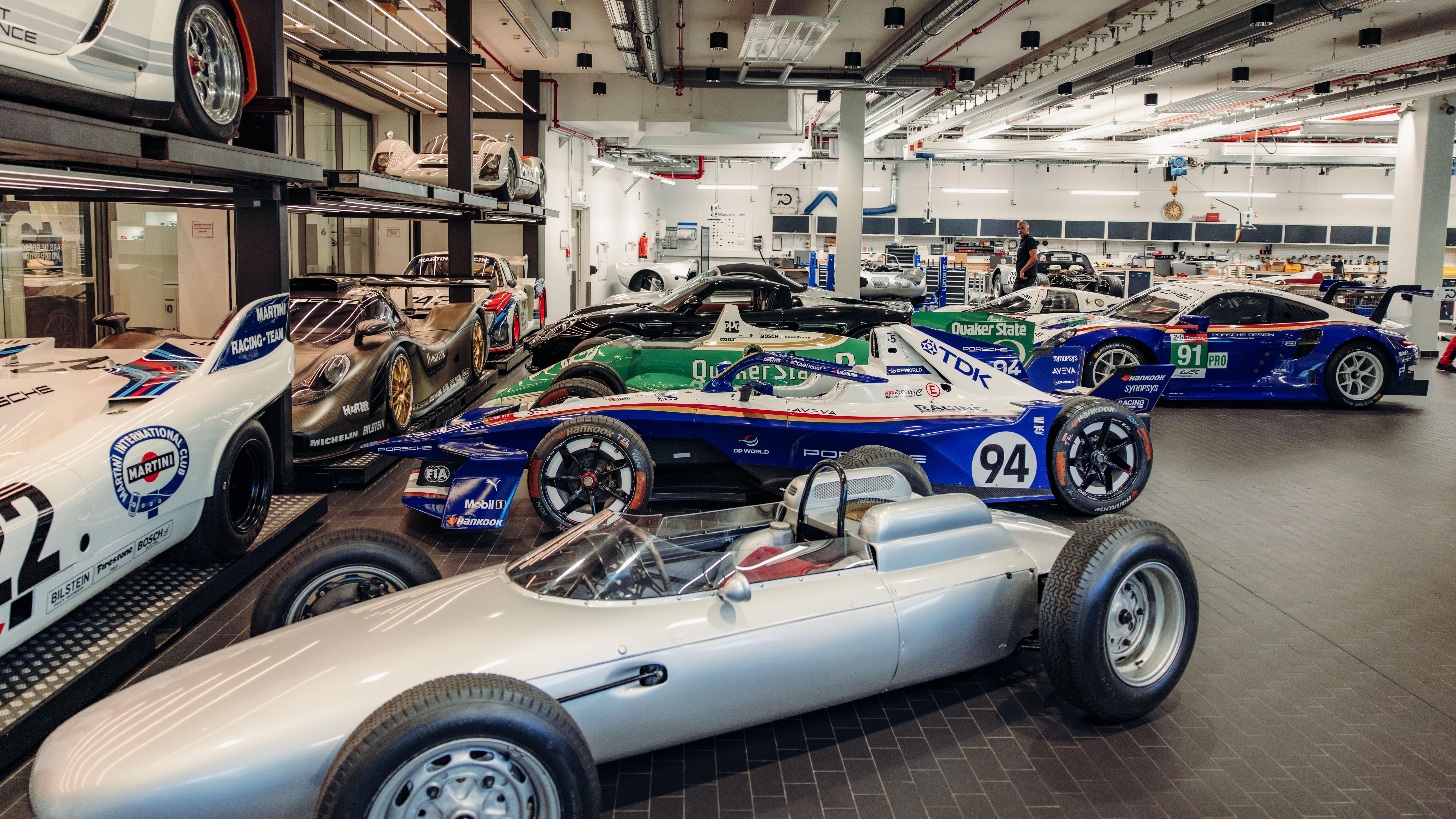Formule E wereldkampioensauto van Porsche toegevoegd aan museumcollectie12