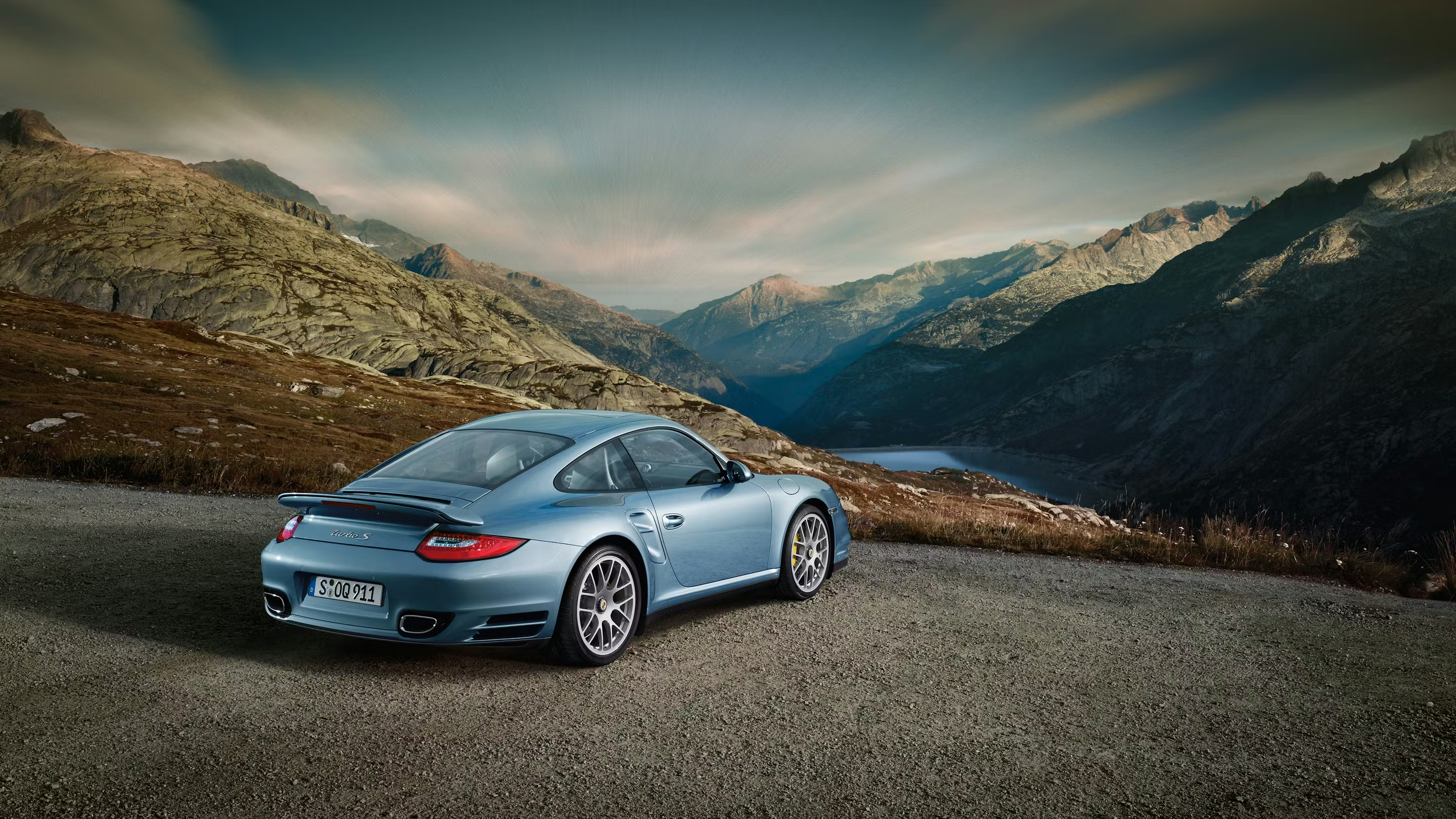 Familieportret van de Porsche 911 Turbo S: 33 jaar innovatie en prestaties