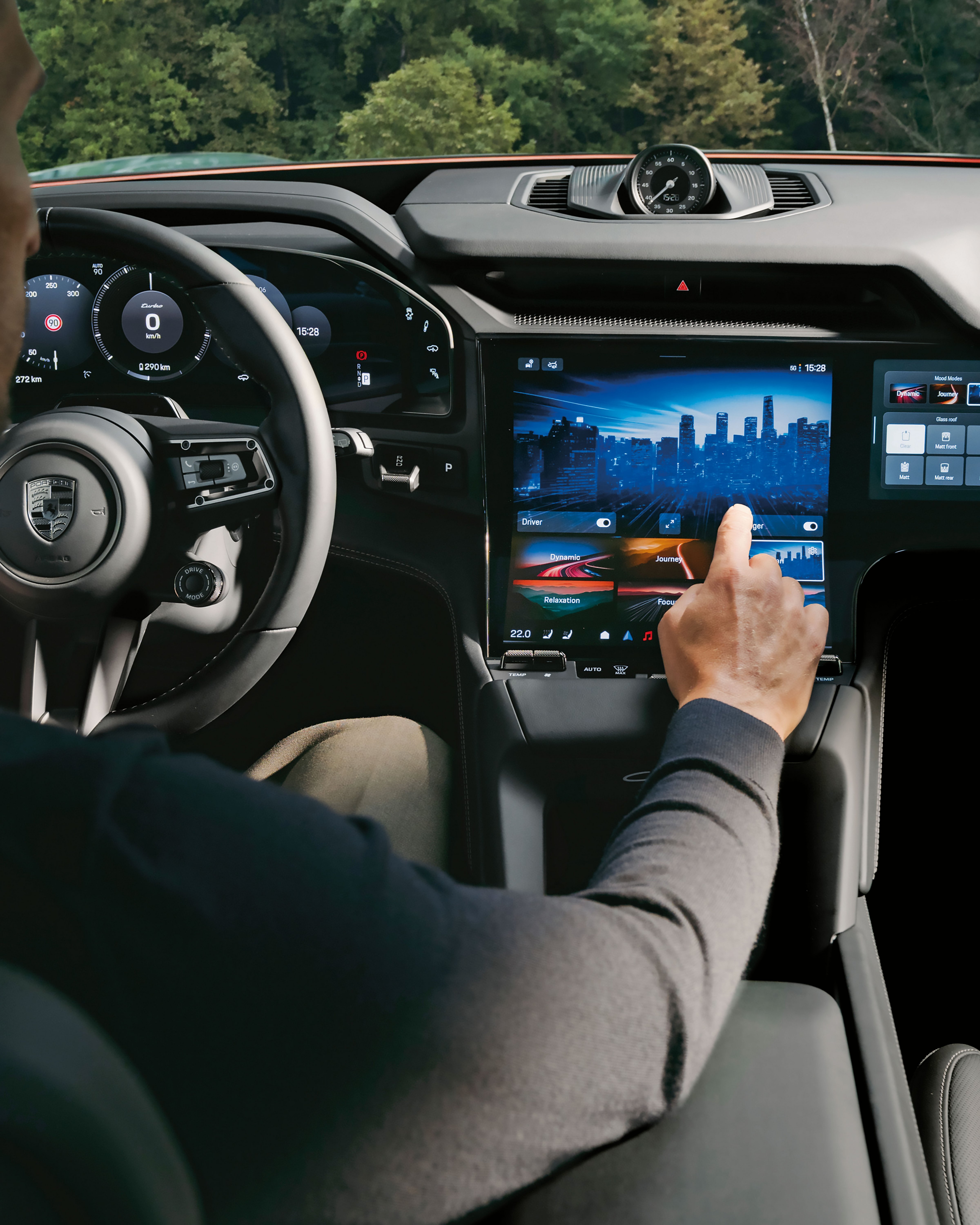 Driver Experience in de elektrische Porsche Cayenne biedt nieuwe functionaliteiten