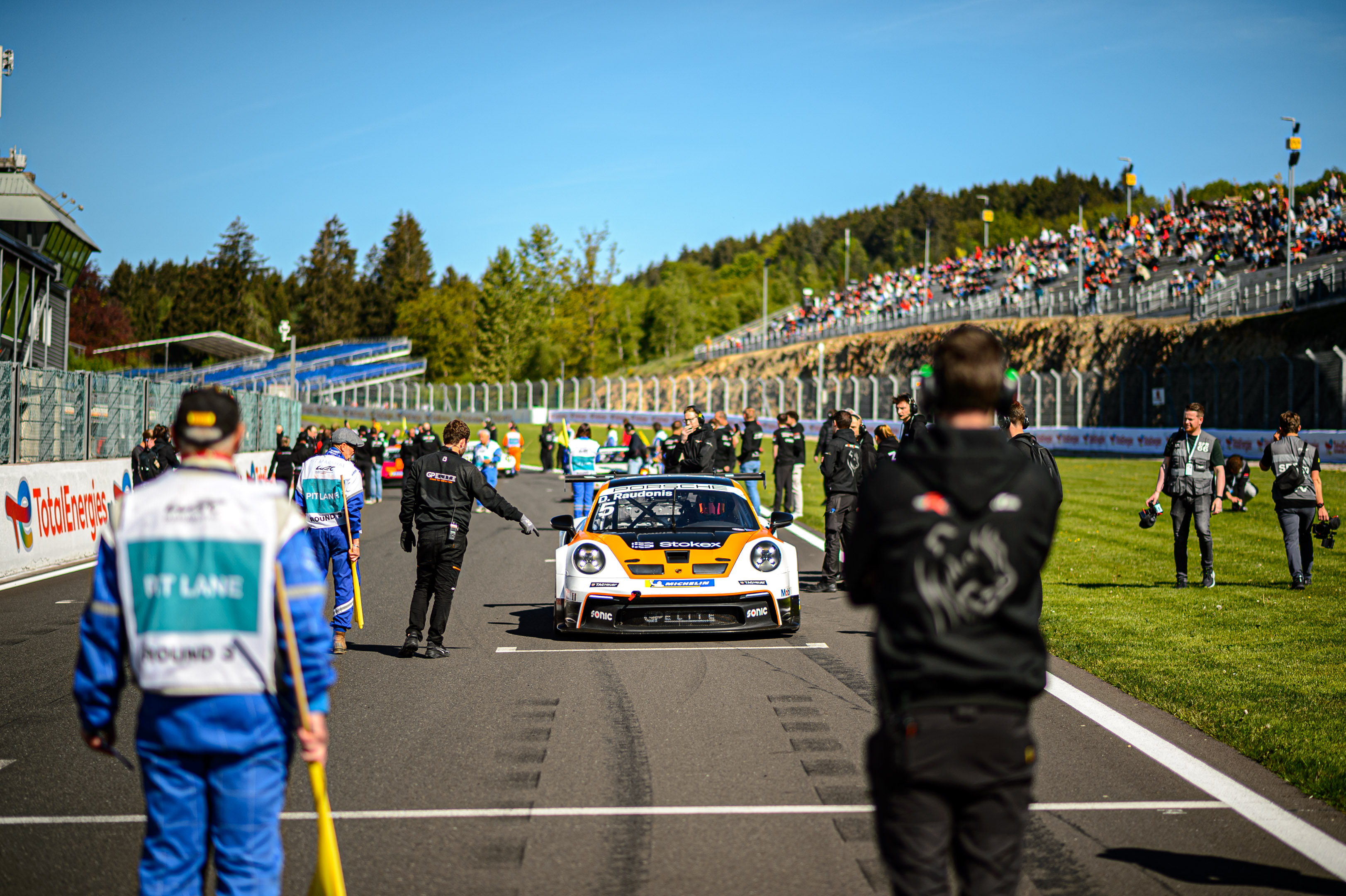 Robin Knutsson Racing Robin Knutsson en Bertrand Baguette winnaars bij seizoensstart Porsche ...