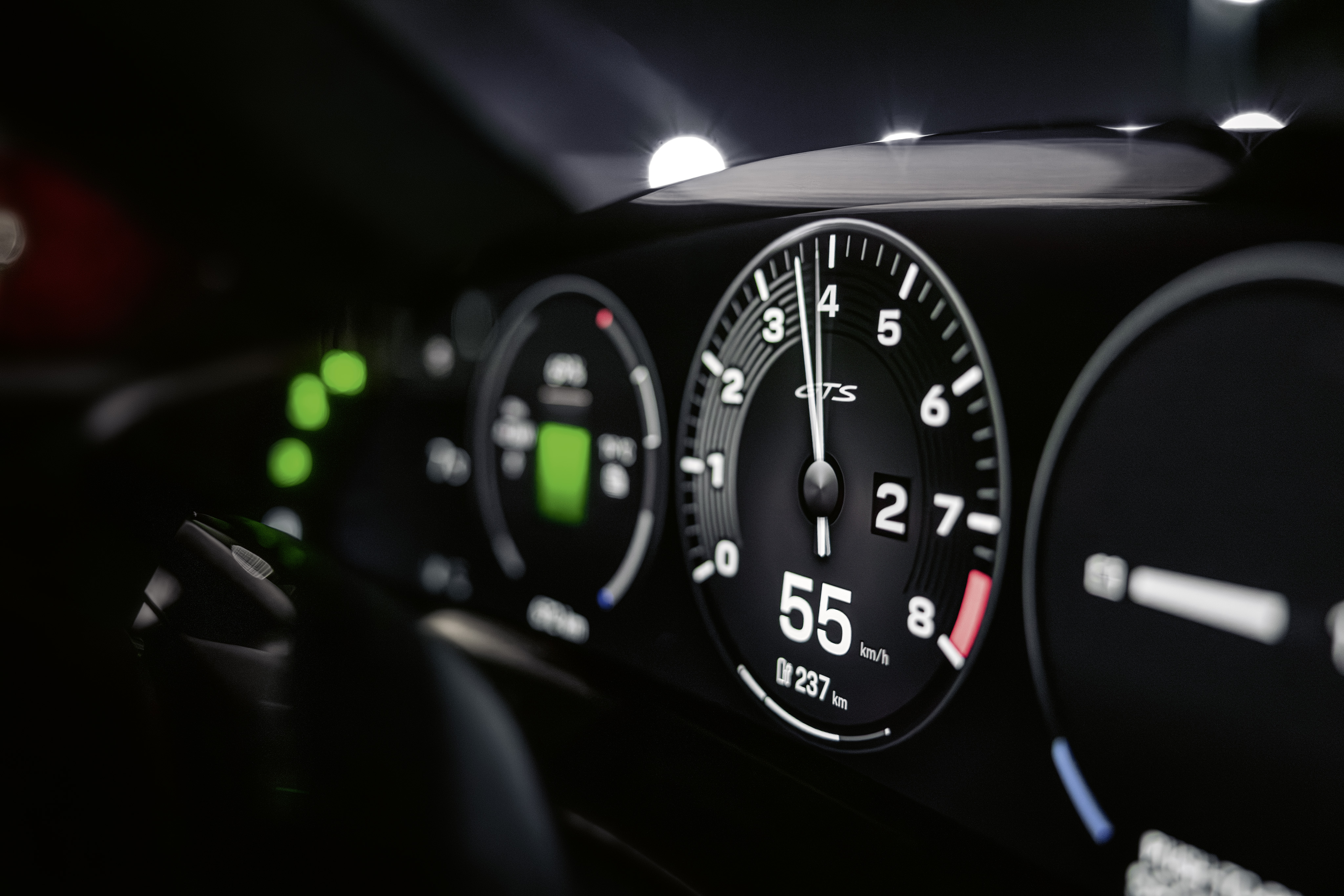 Porsche Taycan breidt uit met virtuele versnellingsbak, actieradius tot 700 kilometer en af-fabriek Manthey Kit5