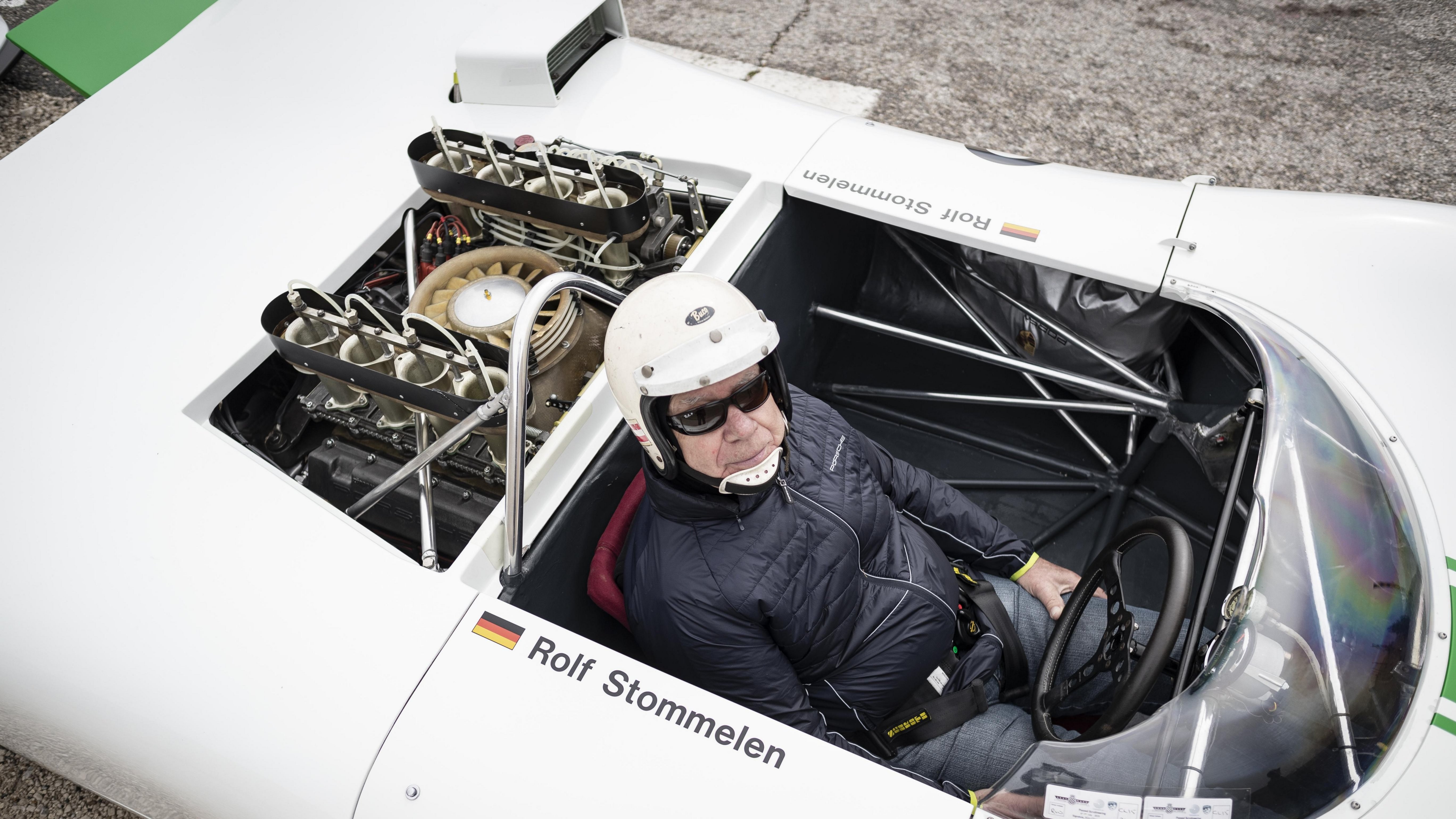 De kunst van het weglaten de bolle brandstoftank van de Porsche 909 Bergspyder 3